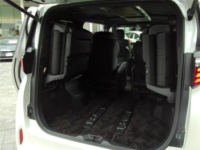 صورة 38 لـ 2023 Toyota ALPHARD