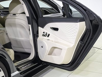 صورة 33 لـ 2026 Bentley FLYING SPUR