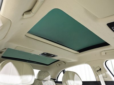 صورة 44 لـ 2026 Bentley FLYING SPUR