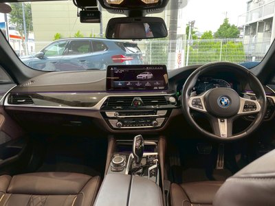 2023 BMW 5 SERIES — фото 4