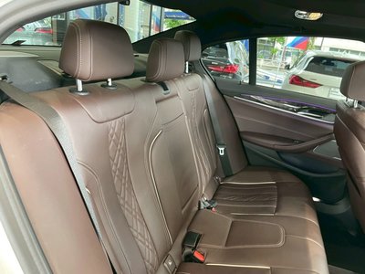 2023 BMW 5 SERIES — фото 16