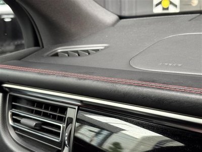 2019 Porsche MACAN thumbnail 18