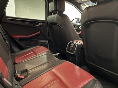 2019 Porsche MACAN thumbnail 26