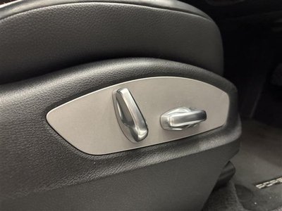 2019 Porsche MACAN thumbnail 22