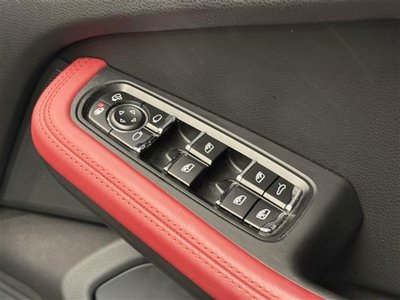 2019 Porsche MACAN thumbnail 24