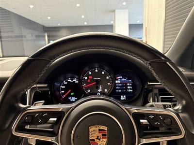 2019 Porsche MACAN photo 16