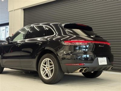 2019 Porsche MACAN photo 3