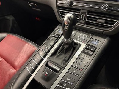 2019 Porsche MACAN thumbnail 21