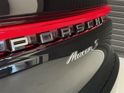 2019 Porsche MACAN photo 13