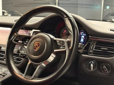 2019 Porsche MACAN photo 15