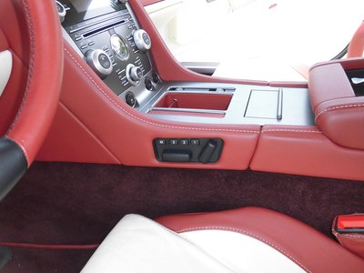 2009 Aston Martin DB9 照片 32