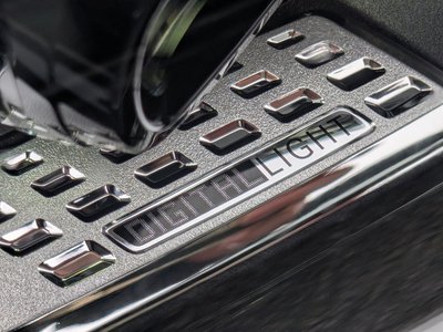 2023 Mercedes-BENZ C-CLASS AMG thumbnail 39