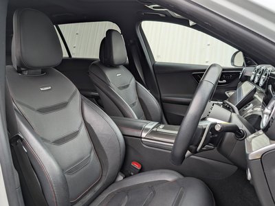 2023 Mercedes-BENZ C-CLASS AMG photo 12