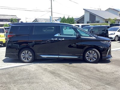 2025 Toyota ALPHARD — фото 9