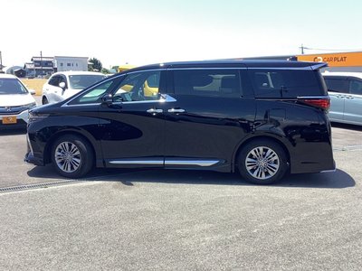 2025 Toyota ALPHARD — фото 8