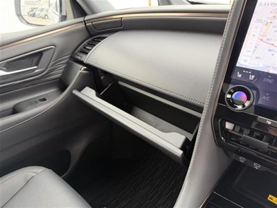 صورة 38 لـ 2025 Toyota ALPHARD