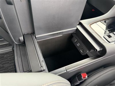 صورة 23 لـ 2025 Toyota ALPHARD