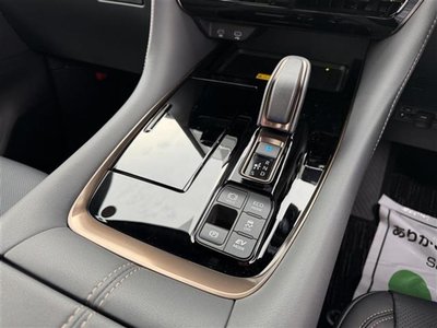 صورة 22 لـ 2025 Toyota ALPHARD