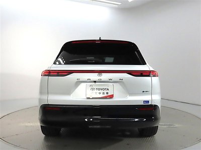 2026 Toyota CROWN ESTATE photo 2