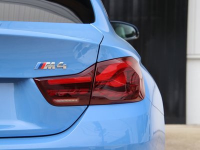 صورة 40 لـ 2015 BMW M4 COUPE