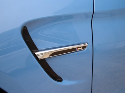 صورة 42 لـ 2015 BMW M4 COUPE