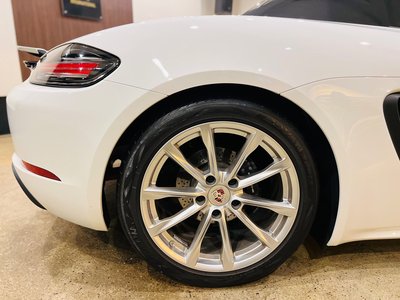 صورة 51 لـ 2016 Porsche 718