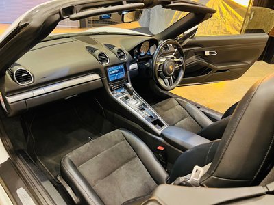 صورة 31 لـ 2016 Porsche 718