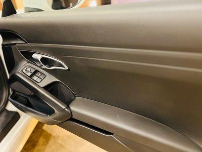صورة 65 لـ 2016 Porsche 718