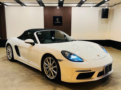 صورة 39 لـ 2016 Porsche 718