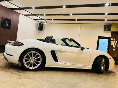 صورة 5 لـ 2016 Porsche 718