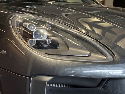 2021 Porsche MACAN photo 6