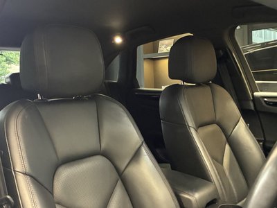 2021 Porsche MACAN photo 9