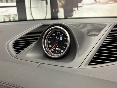 2021 Porsche MACAN photo 14