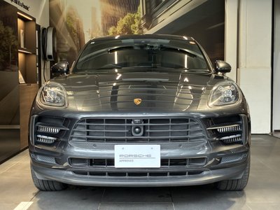 2021 Porsche MACAN photo 2