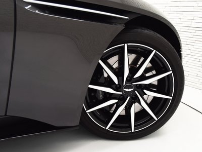 2019 Aston Martin DB11 缩略图 39