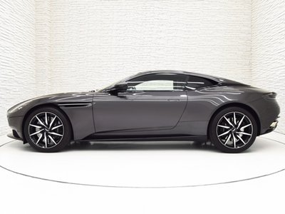 صورة 9 لـ 2019 Aston Martin DB11