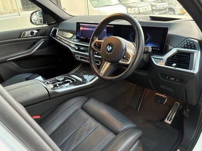 2025 BMW X5 photo 9