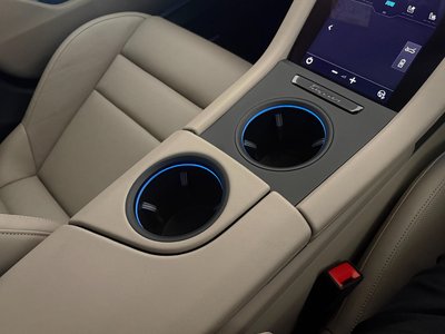 2026 Porsche TAYCAN thumbnail 32