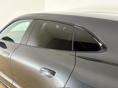 2026 Porsche TAYCAN photo 14