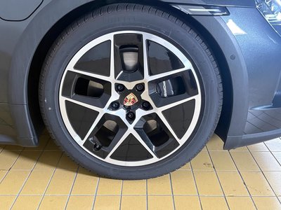 2026 Porsche TAYCAN photo 8