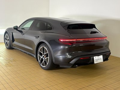 2026 Porsche TAYCAN photo 3