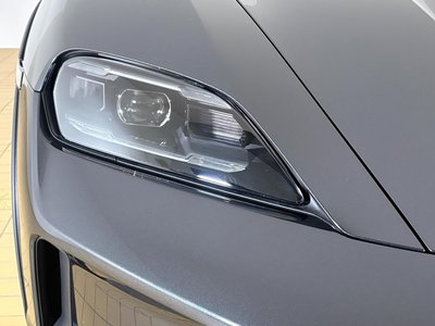 2026 Porsche TAYCAN photo 11