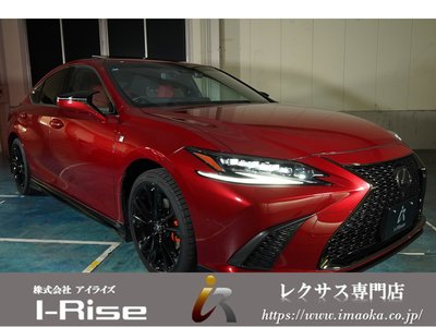 2024 Lexus ES photo 1