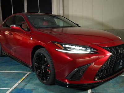 2024 Lexus ES photo 11