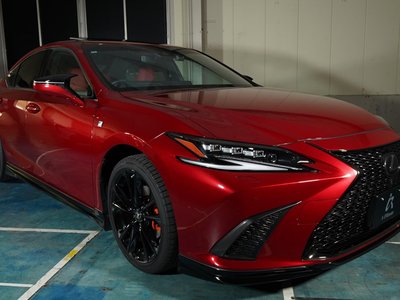 2024 Lexus ES photo 10