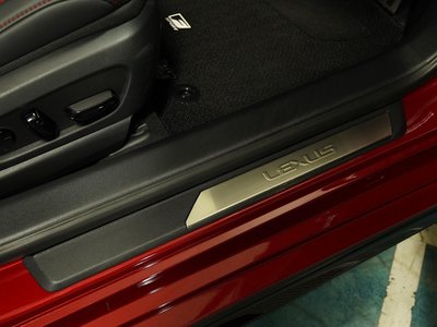 2024 Lexus ES thumbnail 32