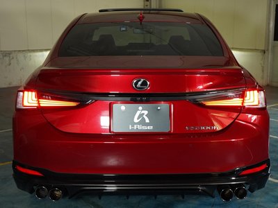 2024 Lexus ES photo 12