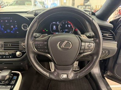 2021 Lexus LS thumbnail 13