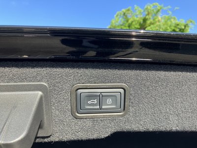 صورة مصغرة 49 لـ 2025 AUDI A8