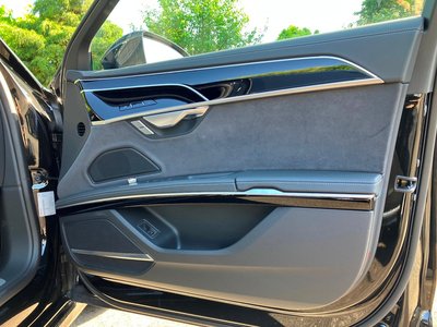 صورة مصغرة 30 لـ 2025 AUDI A8